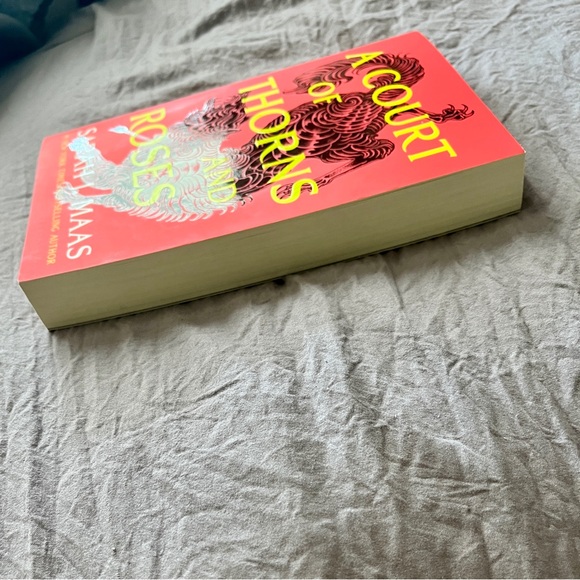 A Court of Thorns & Roses Book by Sarah J Maas - Picture 4 of 6